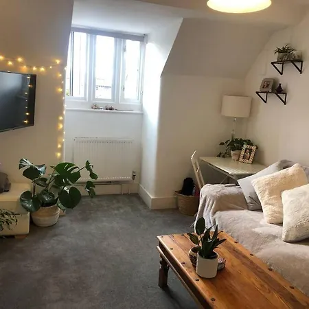 Boutique Top Floor Apartment Central Windsor Exterior photo