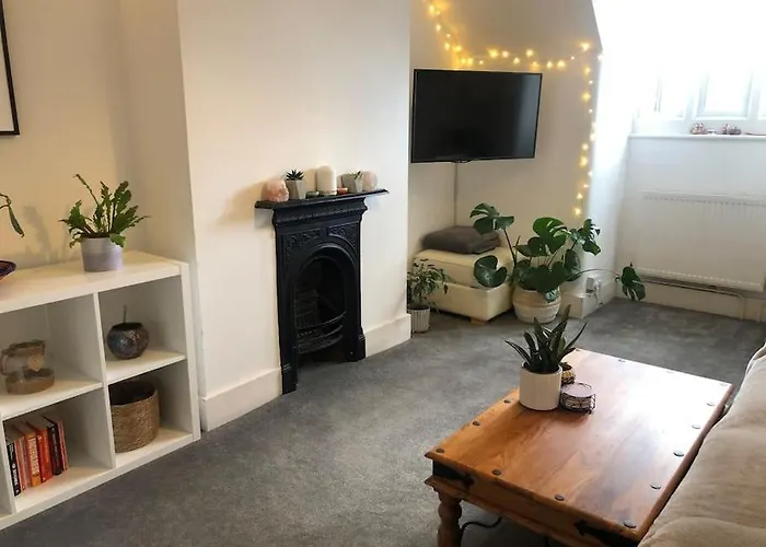 Boutique Top Floor Apartment Central Windsor